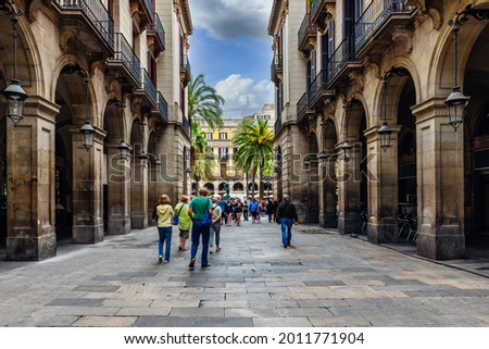 Old street in Barcelona, Catalonia, Spain. Architecture and landmark of Barcelona. Cozy cityscape of Barcelona