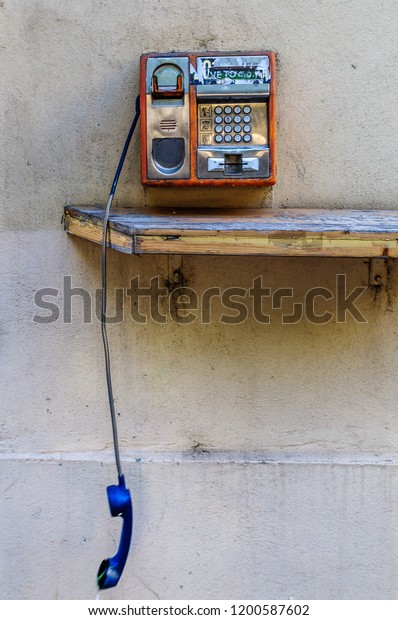 Old style romanian public
phone
