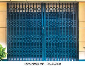 Accordion Door Images Stock Photos Vectors Shutterstock