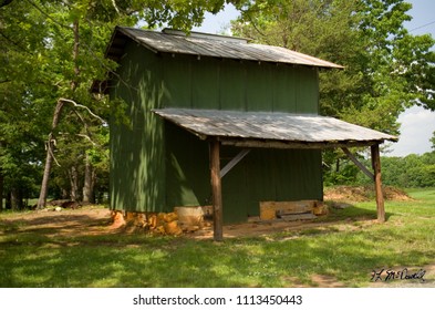 Imagenes Fotos De Stock Y Vectores Sobre Old Tobacco Barn