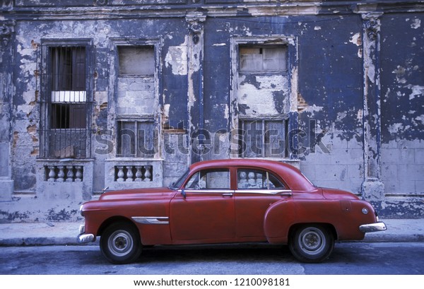 the old town of the city Havana\
on Cuba in the caribbean sea.    Cuba, Havana, September,\
2015