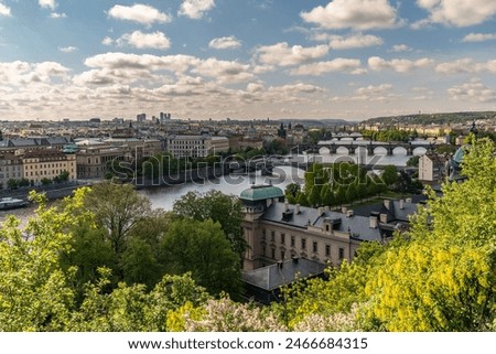 Prager Stadtpanorama im Sommer