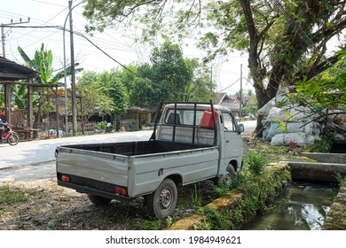 Old Truck To Carry Farmer's Vegetables