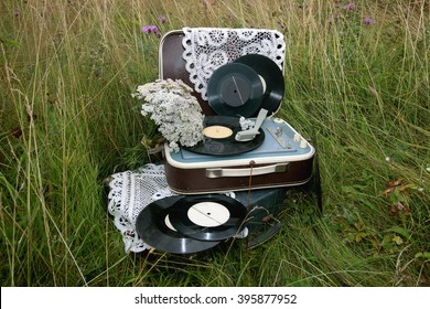 the old turntable in the field