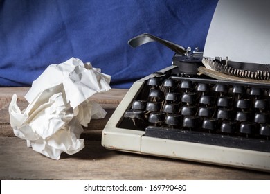 Old typewriter 