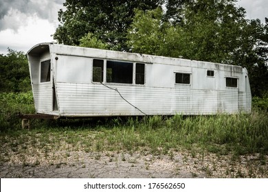 Old Vintage Abandoned Mobile Home Trailer House Camper