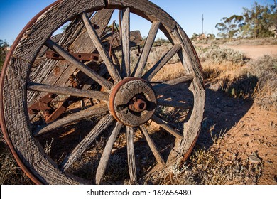 Old Wagon Wheel 