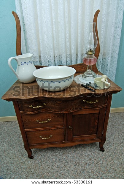 Old Wash Stand Porcelain Wash Basin Stockfoto Jetzt Bearbeiten