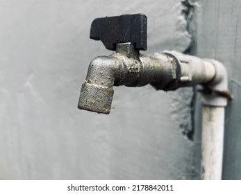 The Old Water Faucet Is Not Used