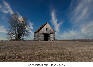 Corn Crib Images Stock Photos Vectors Shutterstock