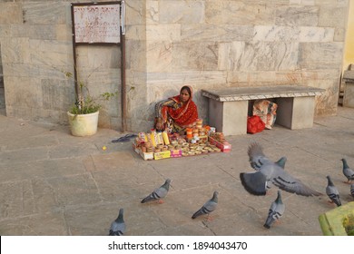 An Old Woman Sitting On Indian Street Market And Selling Colorful Bangles. Lady Selling Bangles On The Streets Of Udaipur City. : Udaipur India - June 2020. VFG