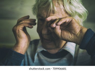 Old Women  Is Crying