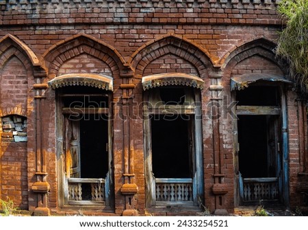 old wooden window on old wall, Old worn down grunge wall، Buildings built during the traditional Mughal rule