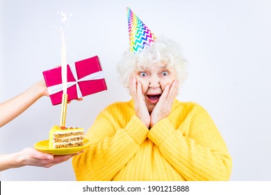 26 Woman blowing out 80 birthday candles Images, Stock Photos & Vectors ...