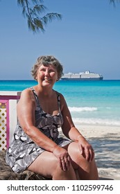 Mature Women Sunbathing Mature Women Sunbathing