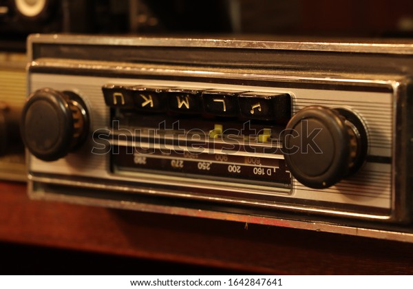 The old-fashioned
car radio from the past