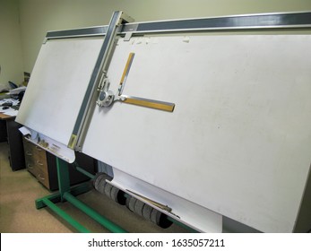 Old-fashioned drawing board for long drawings.