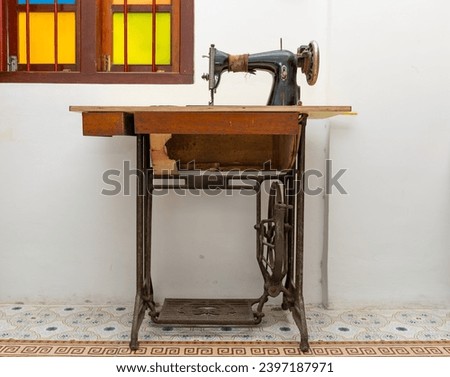 old-fashioned sewing machine at horizontal composition