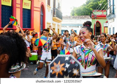 Olinda, Pernambuco, Brazil, In February 2017. Culture Popular. Frevo: Manifestation Of The Popular Culture Of Pernambuco. Passistas De Frevo Presenting A Performance In Quatros Cantos.