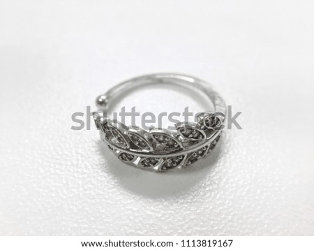 Olive leaves ring