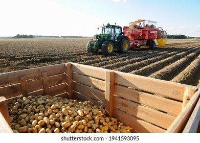 Olivet, France - 15 mars 2021 : mechanical harvesting of potatoes intended for human food with a grimme brand harvester