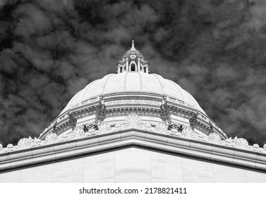 Olympia, WA, USA - Oct. 2, 2021: Washington State Capital Building In Olympia In Infrared