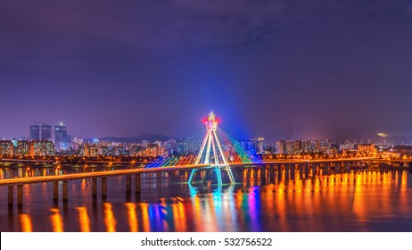 Olympic Bridge at han river in Seoul , South Korea