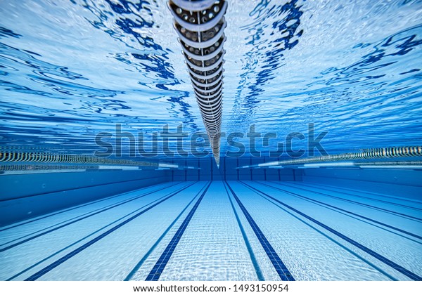 水中の背景にオリンピックスイミングプール の写真素材 今すぐ編集