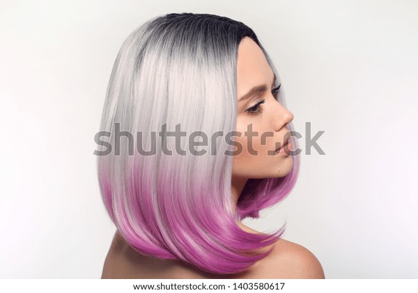 オンブルパープルボブショートヘアスタイル 美しい髪の色の女性 流行