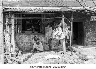 OMO, ETHIOPIA - SEPTEMBER 19, 2011: Unidentified Ethiopian people in the street. People in Ethiopia suffer of poverty due to the unstable situation