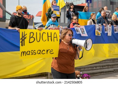 On the 40th day of the Russia's intervention in Ukraine, the protesters 
condemned the massacre carried out by Russia in Bucha near the Russian Consulate General in Istanbul, Turkey on April 4, 2022.