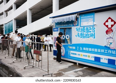 
On August 24, 2022, Shanghai, China, Queuing Up For Nucleic Acid Testing