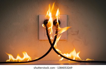On fire electric wire plug Receptacle wall partition,Electric short circuit failure resulting in electricity wire burnt 