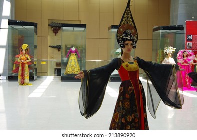 On July 20, 2014 In Xian, China, Tang Palace Ruins Park Staff Is To Perform The Court Dance Of The Ancient Tang Empire To Tourists And Tourism Programs.