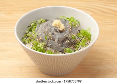 Raw　whitebait　bowl  On The Plate