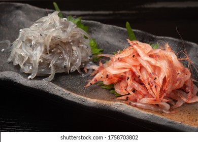 Raw　whitebait　bowl  On The Plate