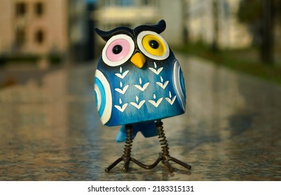 metal owl figurines