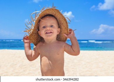 Bebe Plage Images Stock Photos Vectors Shutterstock