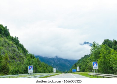 On the way to the mountain clouds block the way