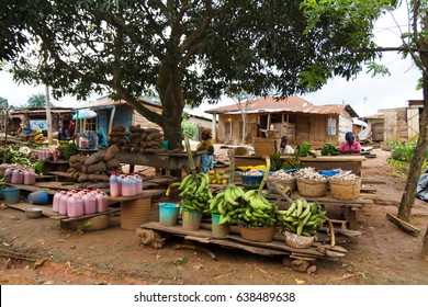 ONDO, NIGERIA - SEPTEMBER 30, 2012: Local fruit market in the street, where people sell local fresh fruit in a village at Ondo state in Nigeria, on September 30, 2012