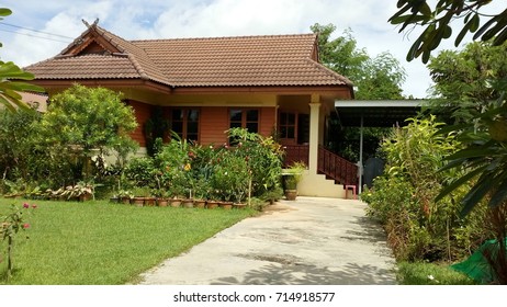 One Storey Single Family House Stock Photo 714918577 | Shutterstock