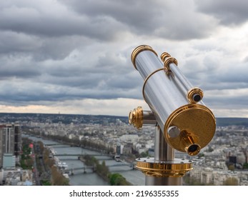 One of the viewfinders installed at the top of the Eiffel Tower from where you can see stunning views of the French capital.