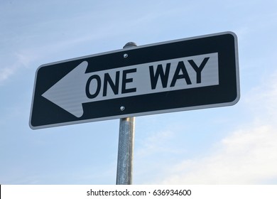 32,223 One way sign Images, Stock Photos & Vectors | Shutterstock