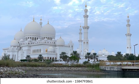 One of the world largest and Beautiful Mosque Sheikh Zayed Grand Mosque Abu 10/12/2019 United Arab Emirates 