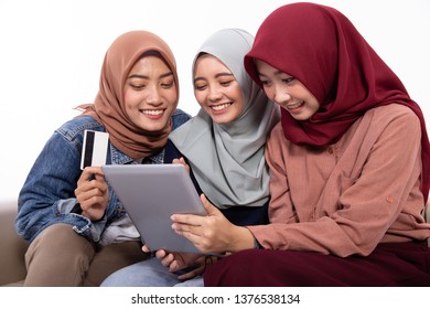 Malay Friends Images Stock Photos Vectors Shutterstock