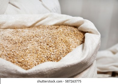 Open Bag Full Grain Malt. White Polypropylene Bag.