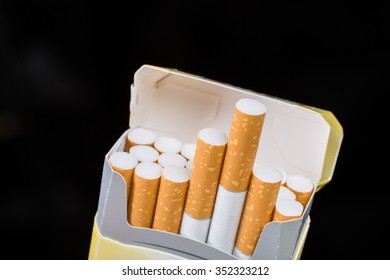 6,481 Cigarette pack open Images, Stock Photos & Vectors | Shutterstock