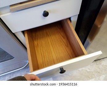  Open Empty Drawer In Kitchen