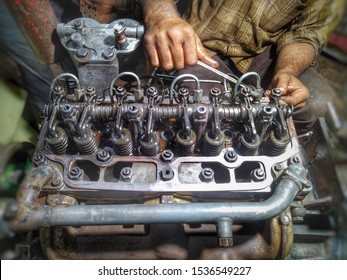 open engine head, 4 cylinder engine head assembling 