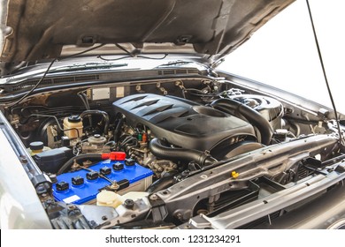 Open Hood On 2500cc.diesel Turbo Engine Pickup Truck In Detail, Backgrounds